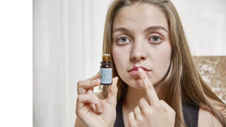 Ätherisches Öl der Zitronenmelisse – ein wunderbares Mittel gegen Herpes!